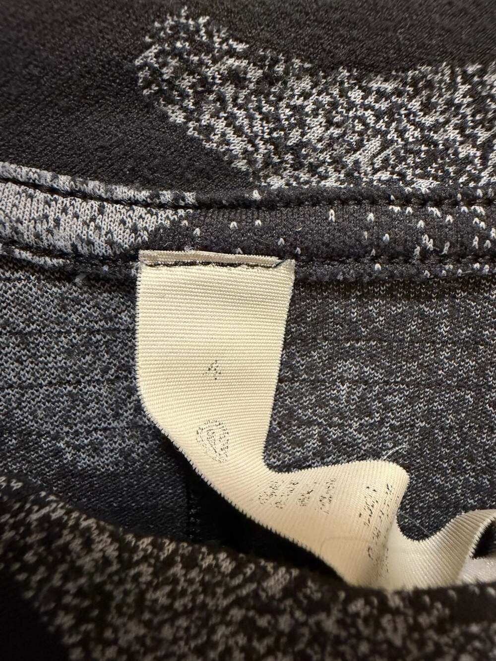 Lululemon Short Sleeve Training Tee Heritage Speckle Camo Black Grey Size 4 - Picture 2 of 4